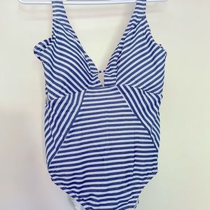 Women’s bathing suit